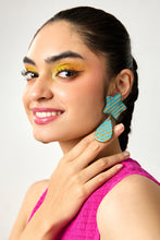 Load image into Gallery viewer, Star Drop Studs