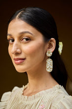 Load image into Gallery viewer, XOXO Pearl Earrings