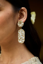 Load image into Gallery viewer, XOXO Pearl Earrings