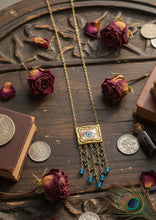 Load image into Gallery viewer, The Glimpse Locket