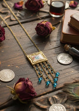 Load image into Gallery viewer, The Glimpse Locket