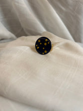 Load image into Gallery viewer, Vyom Round