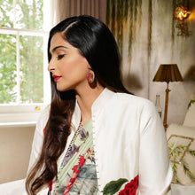 Load image into Gallery viewer, Sonam Kapoor Ahuja Wearing Amaryllis