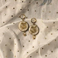 Load image into Gallery viewer, Tinsel Tulip