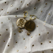 Load image into Gallery viewer, Tinsel Buttercup