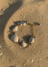 Load image into Gallery viewer, Ceramic Shell Bracelet
