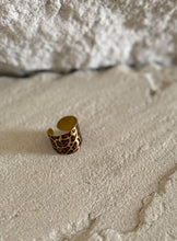 Load image into Gallery viewer, The Narrow Leopard Ring
