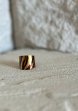 Load image into Gallery viewer, The Narrow Tiger Ring
